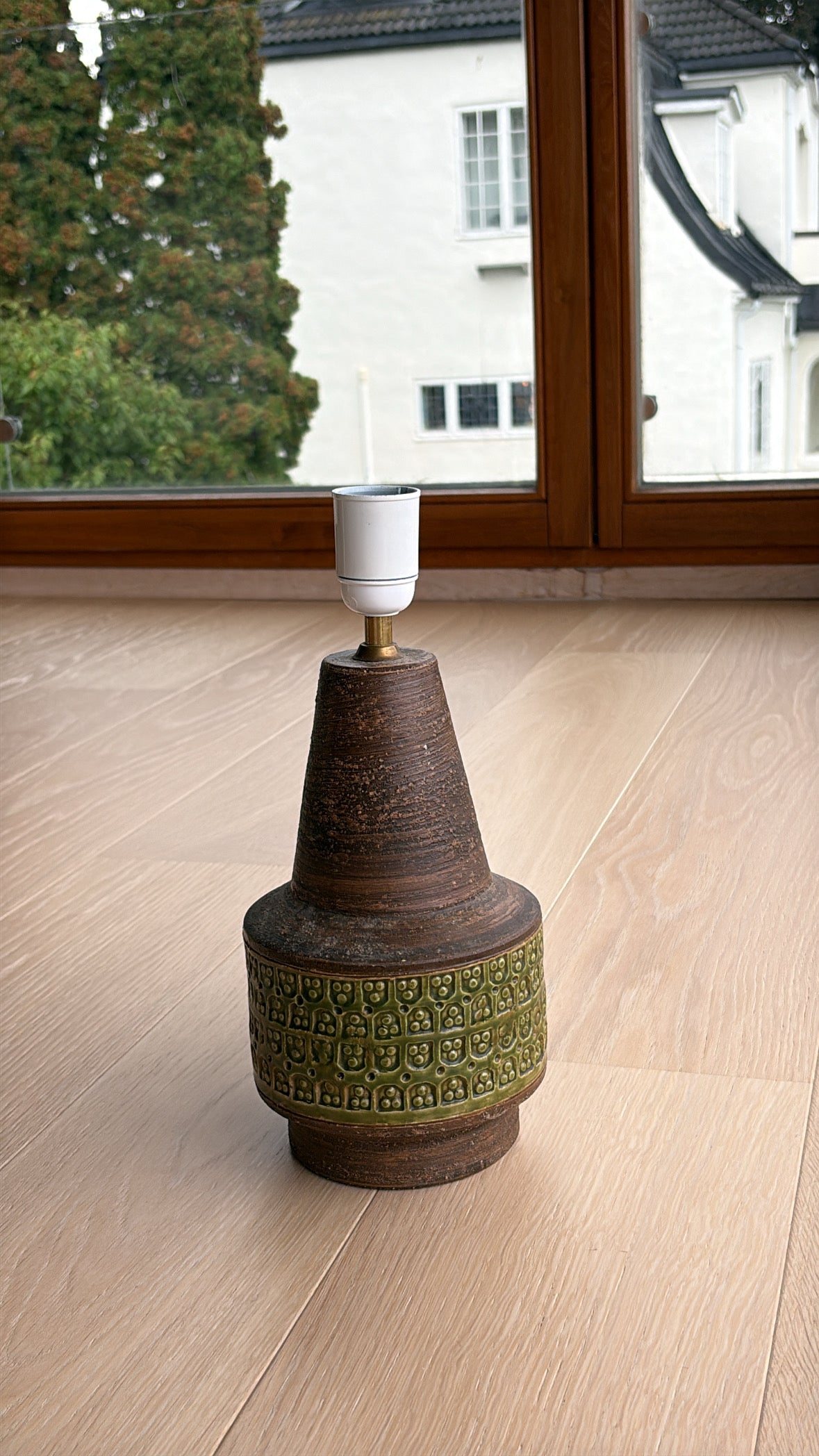 Vesle Bitossi brun (med ny ledning)