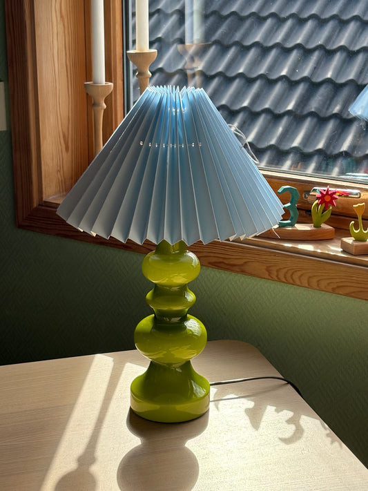 Lyseblå plissert skjerm